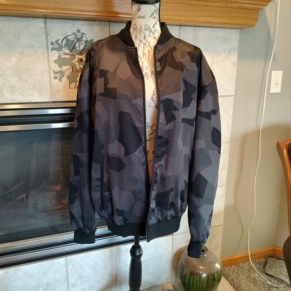 Black/Gray Camo Large CSG Bomber Jacket! - Picture 7 of 10
